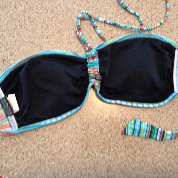 Bikini - Picture 8 of 8